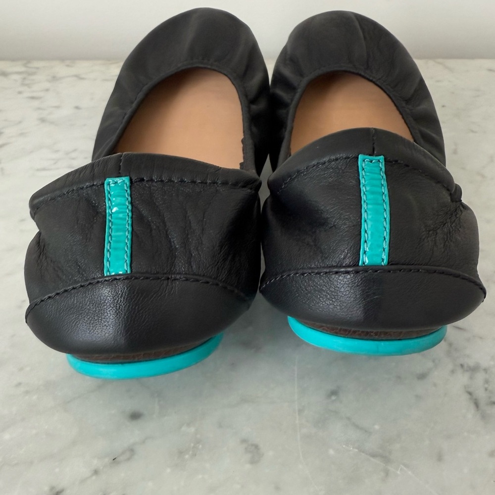 Tieks Black Leather Ballet Flats Shoes size 8 - Picture 2 of 7
